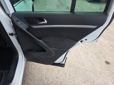 Volkswagen Tiguan 2.0 TDI 140 CV Sport & Style BlueMotion Technology (18)