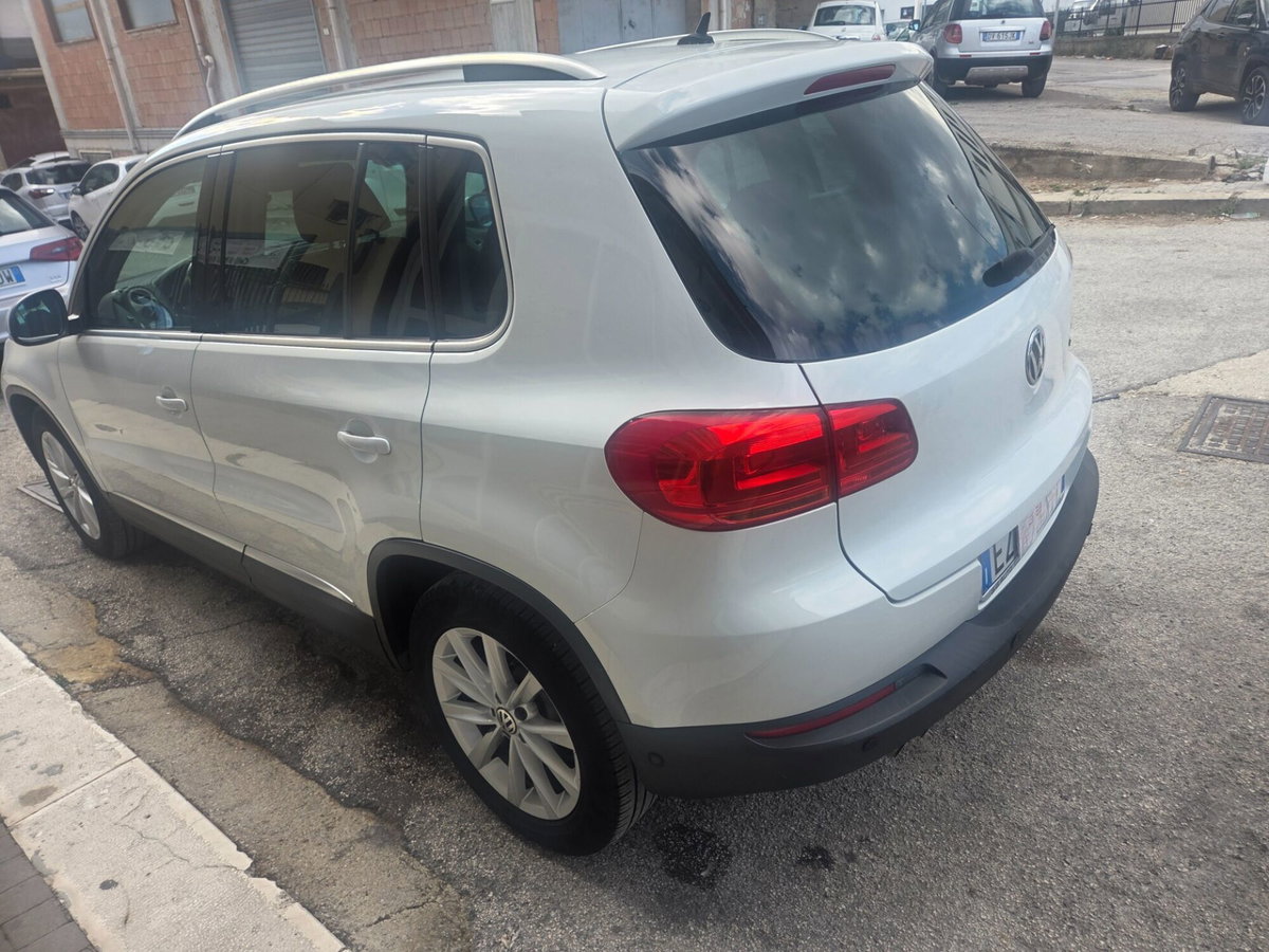 Volkswagen Tiguan 2.0 TDI 140 CV Sport & Style BlueMotion Technology (4)