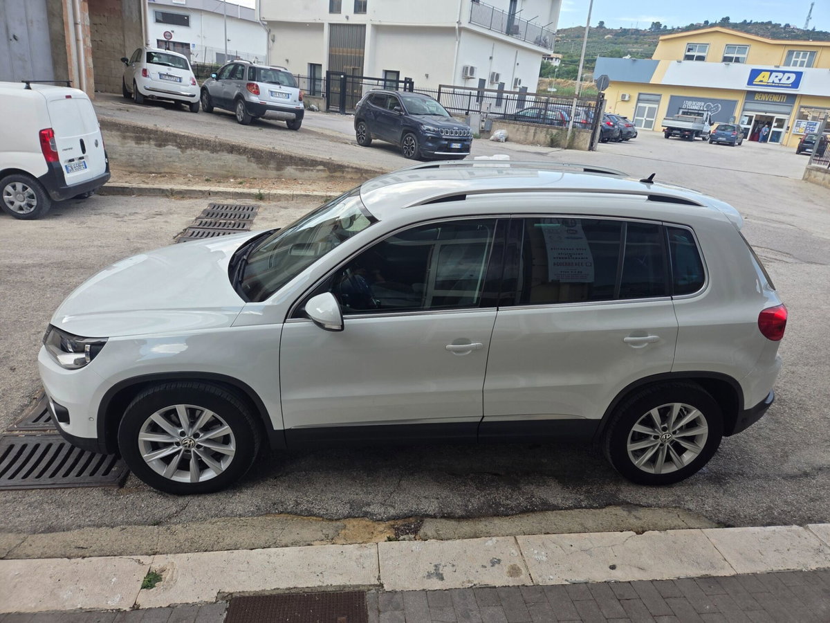 Volkswagen Tiguan 2.0 TDI 140 CV Sport & Style BlueMotion Technology (8)