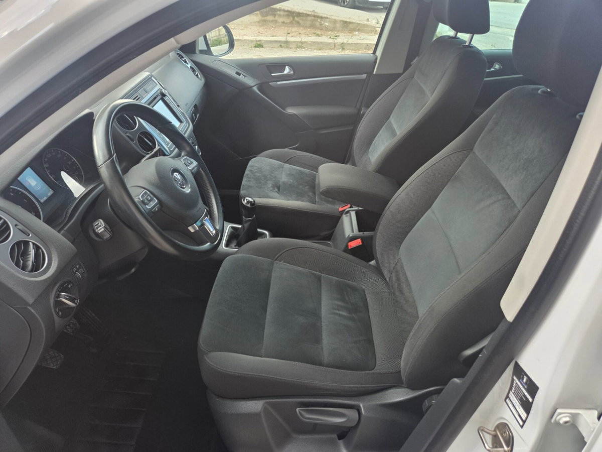 Volkswagen Tiguan 2.0 TDI 140 CV Sport & Style BlueMotion Technology (9)