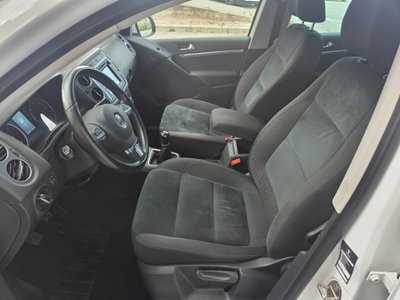 Volkswagen Tiguan 2.0 TDI 140 CV Sport & Style BlueMotion Technology (9)