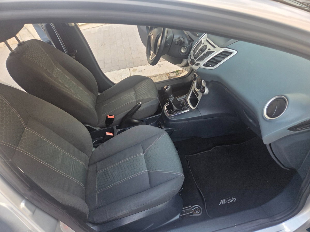Ford Fiesta 1.4 TDCi 5p. Titanium (11)