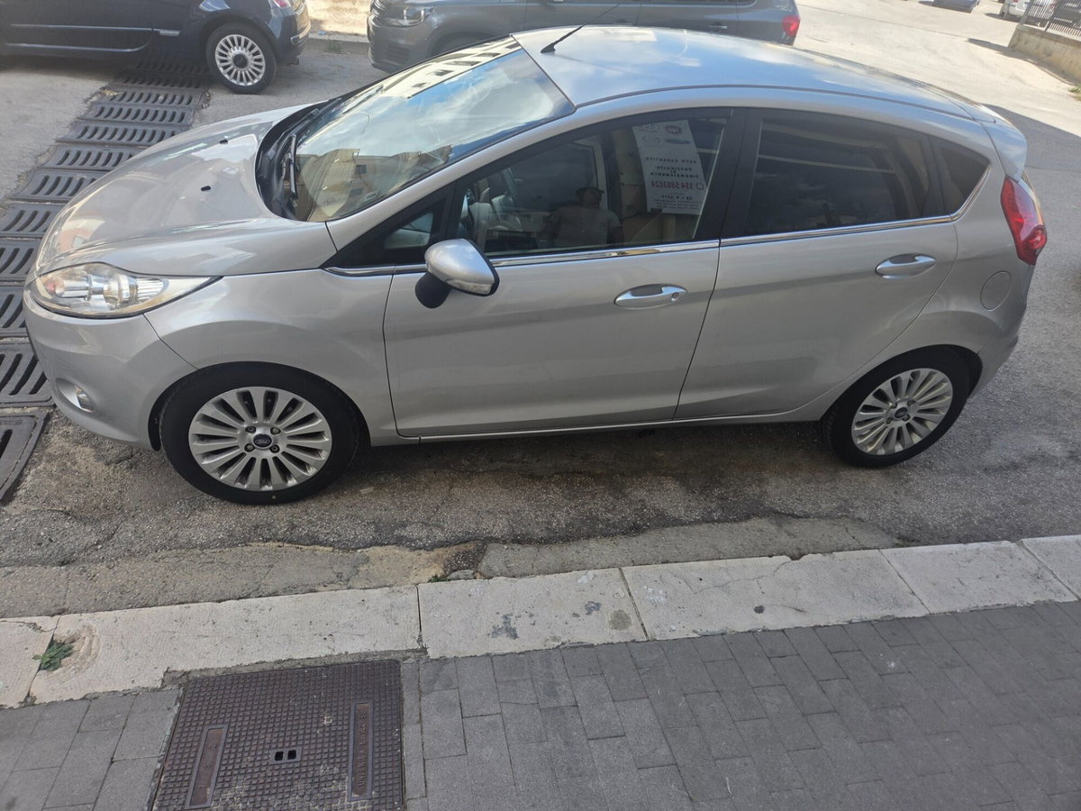 Ford Fiesta 1.4 TDCi 5p. Titanium (13)
