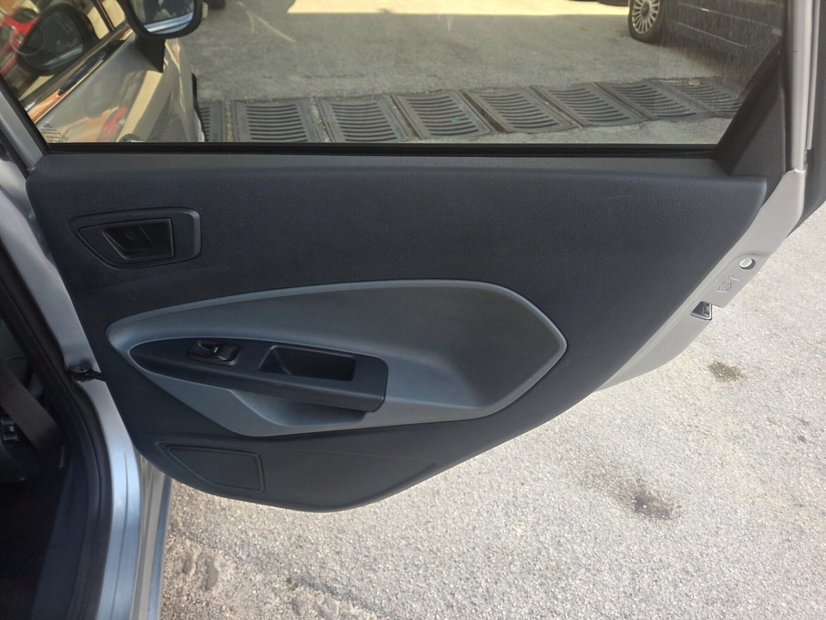 Ford Fiesta 1.4 TDCi 5p. Titanium (16)