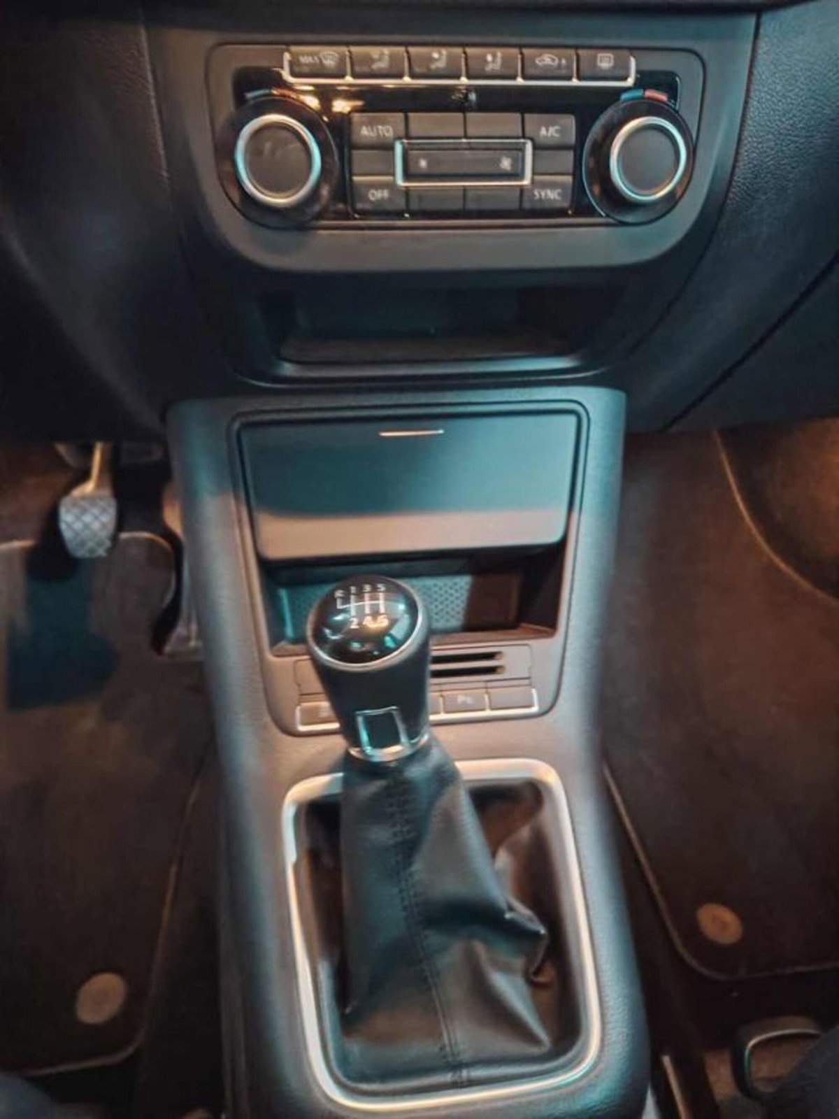 Volkswagen Tiguan 2.0 TDI 140 CV 4MOTION Sport & Style (5)