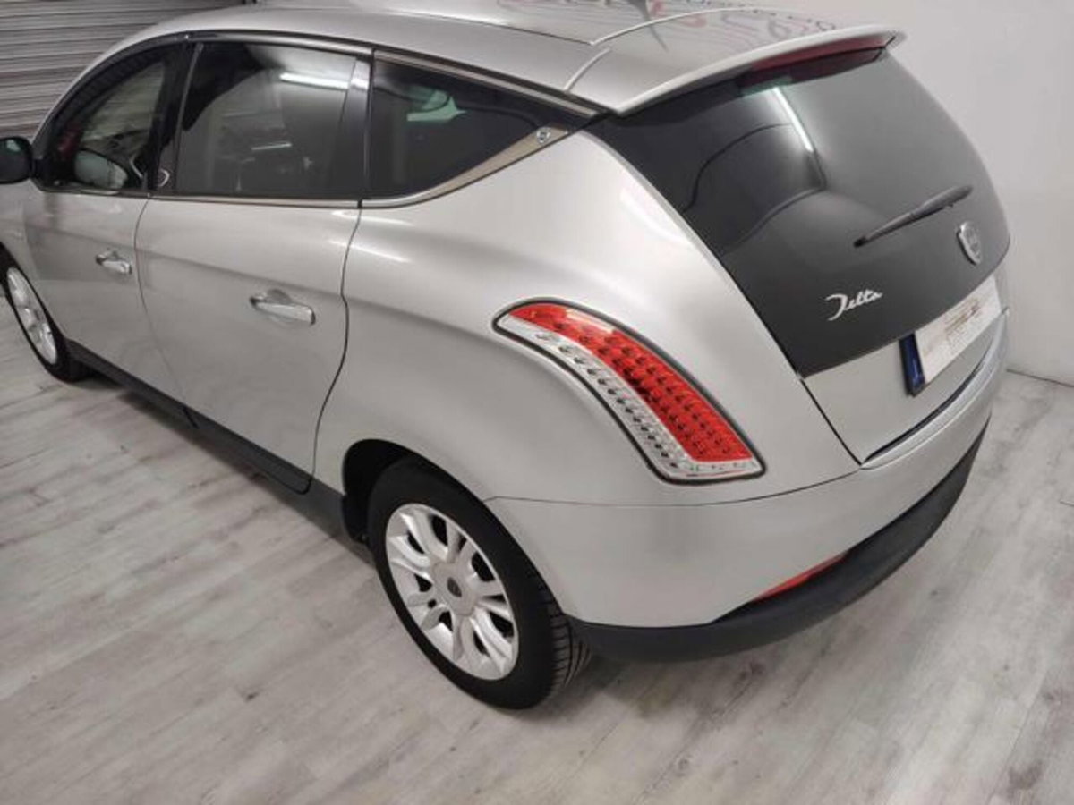 Lancia Delta 1.6 MJT DPF Business (3)