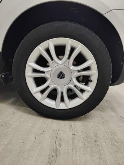 Lancia Delta 1.6 MJT DPF Business (6)