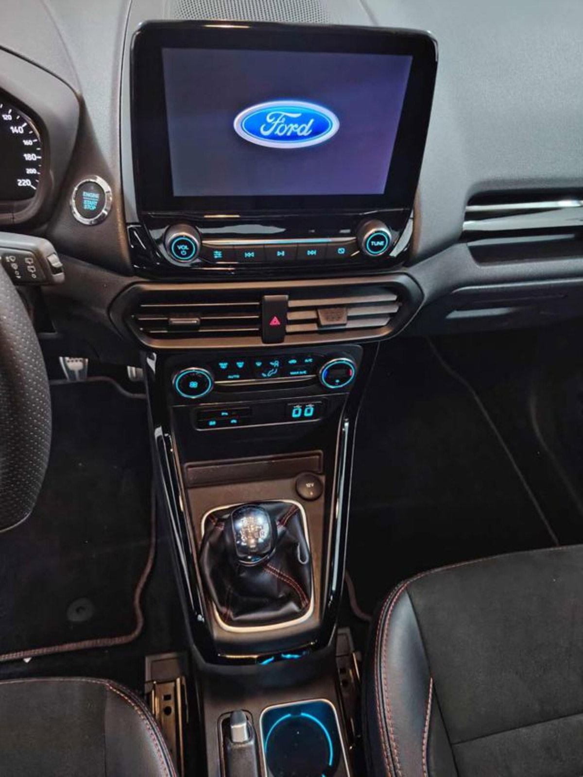 Ford EcoSport 1.0 EcoBoost 100 CV ST-Line (6)