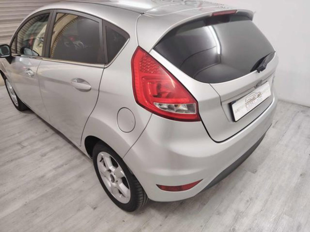 Ford Fiesta 1.2 82 CV 5 porte Titanium (6)