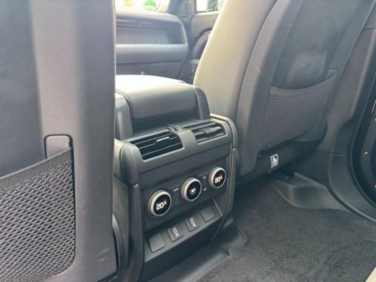 Land Rover Defender 110 3.0d i6 mhev X-Dynamic HSE awd 250cv auto (10)