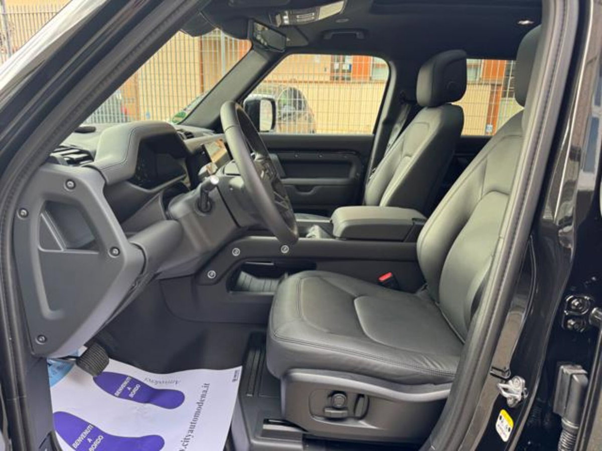 Land Rover Defender 110 3.0d i6 mhev X-Dynamic HSE awd 250cv auto (7)