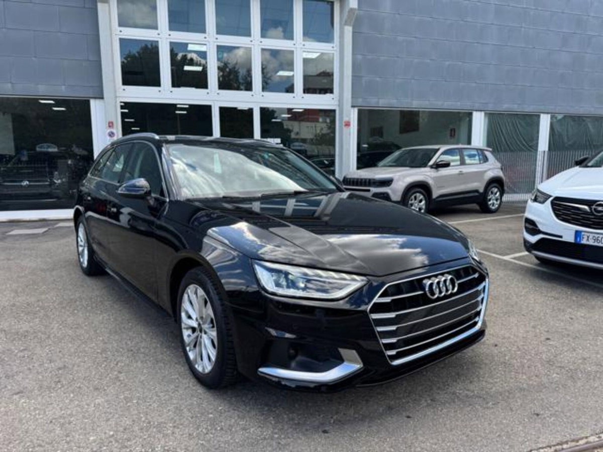 Audi A4 Avant 30 TDI/136 CV S tronic Business Advanced (2)