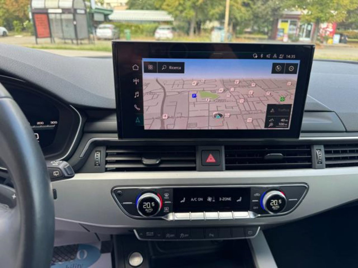 Audi A4 Avant 30 TDI/136 CV S tronic Business Advanced (9)