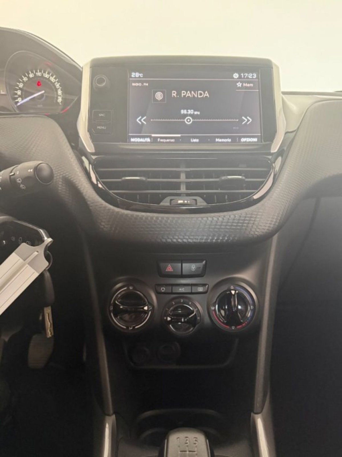 Peugeot 2008 82 S&S Allure (17)