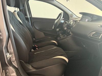 Lancia Ypsilon 1.2 69 CV 5 porte Platinum (11)