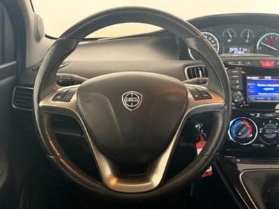 Lancia Ypsilon 1.2 69 CV 5 porte Platinum (15)