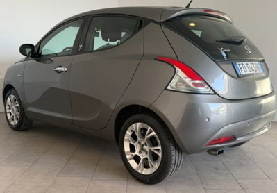 Lancia Ypsilon 1.2 69 CV 5 porte Platinum (4)