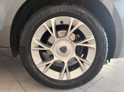 Lancia Ypsilon 1.2 69 CV 5 porte Platinum (8)