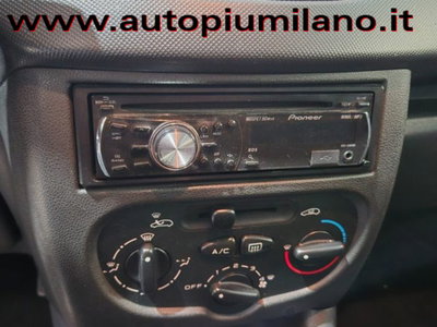 Peugeot 206 60CV 3p. Urban (10)