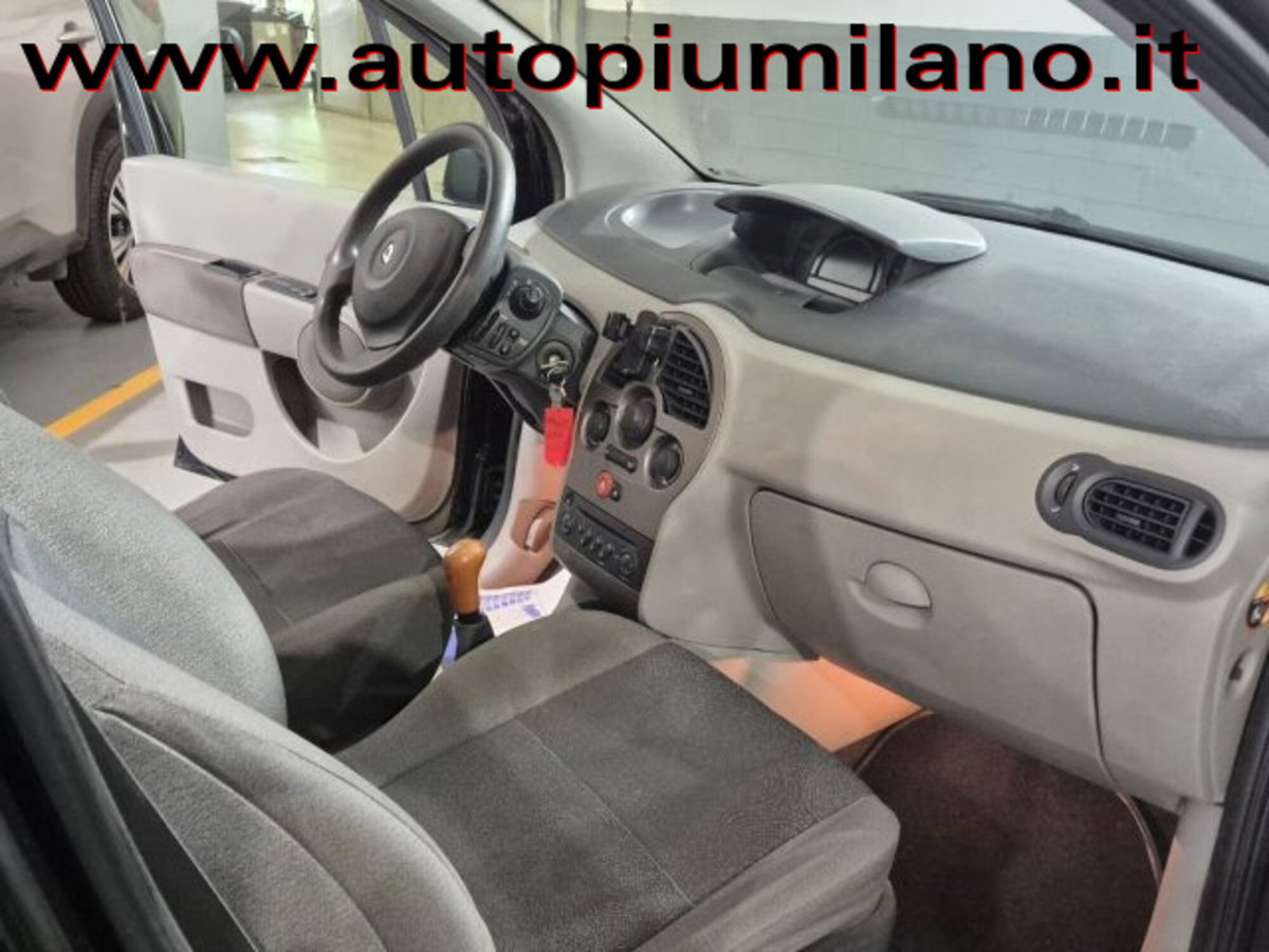 Renault Modus 1.2 16V Confort Authentique (7)