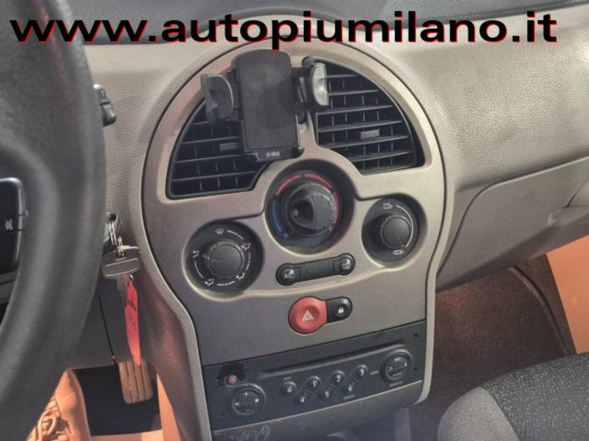 Renault Modus 1.2 16V Confort Authentique (8)