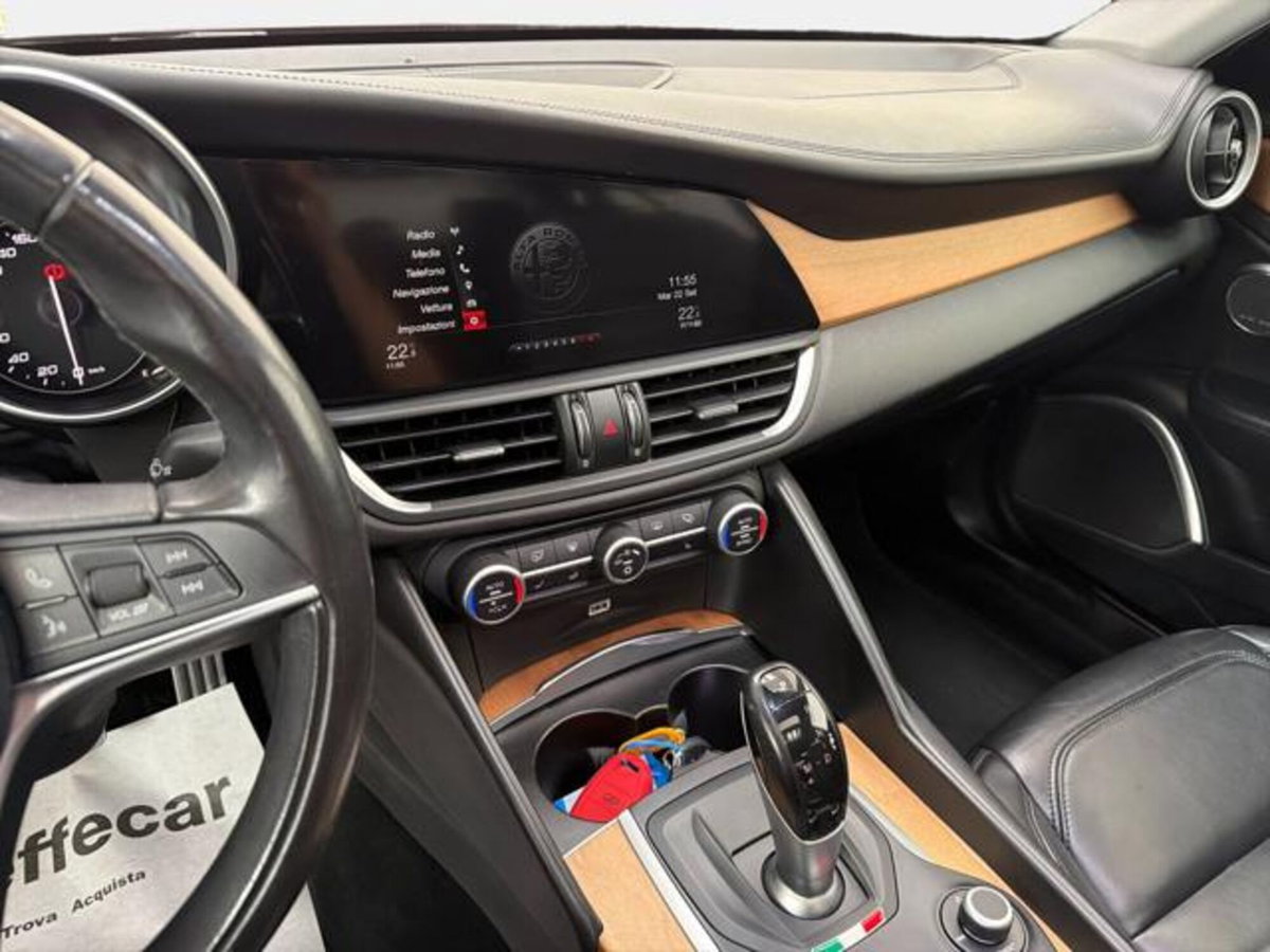 Alfa Romeo Giulia 2.2 Turbodiesel 210 CV AT8 AWD Q4 Veloce (10)