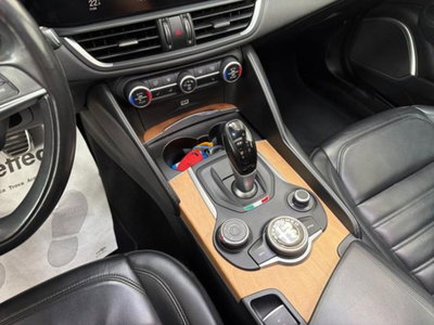Alfa Romeo Giulia 2.2 Turbodiesel 210 CV AT8 AWD Q4 Veloce (11)