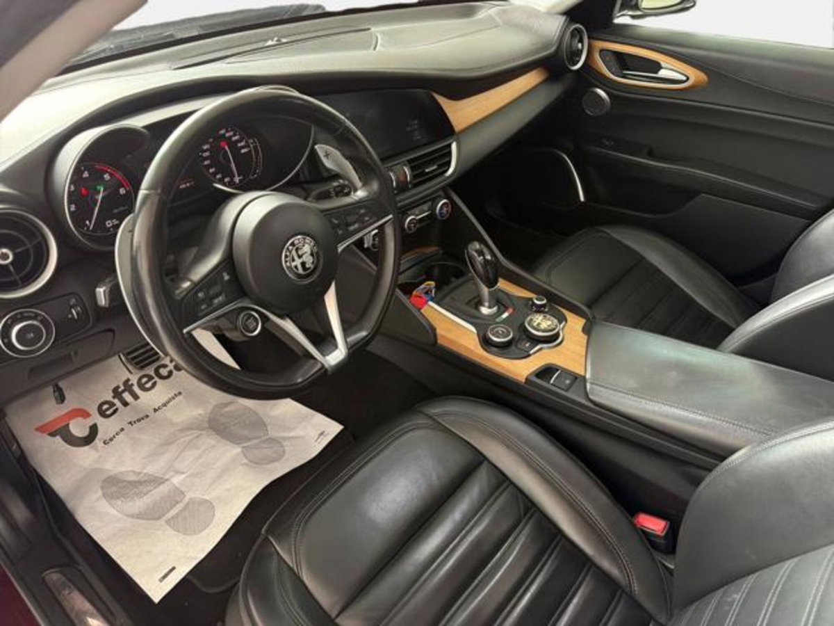 Alfa Romeo Giulia 2.2 Turbodiesel 210 CV AT8 AWD Q4 Veloce (7)