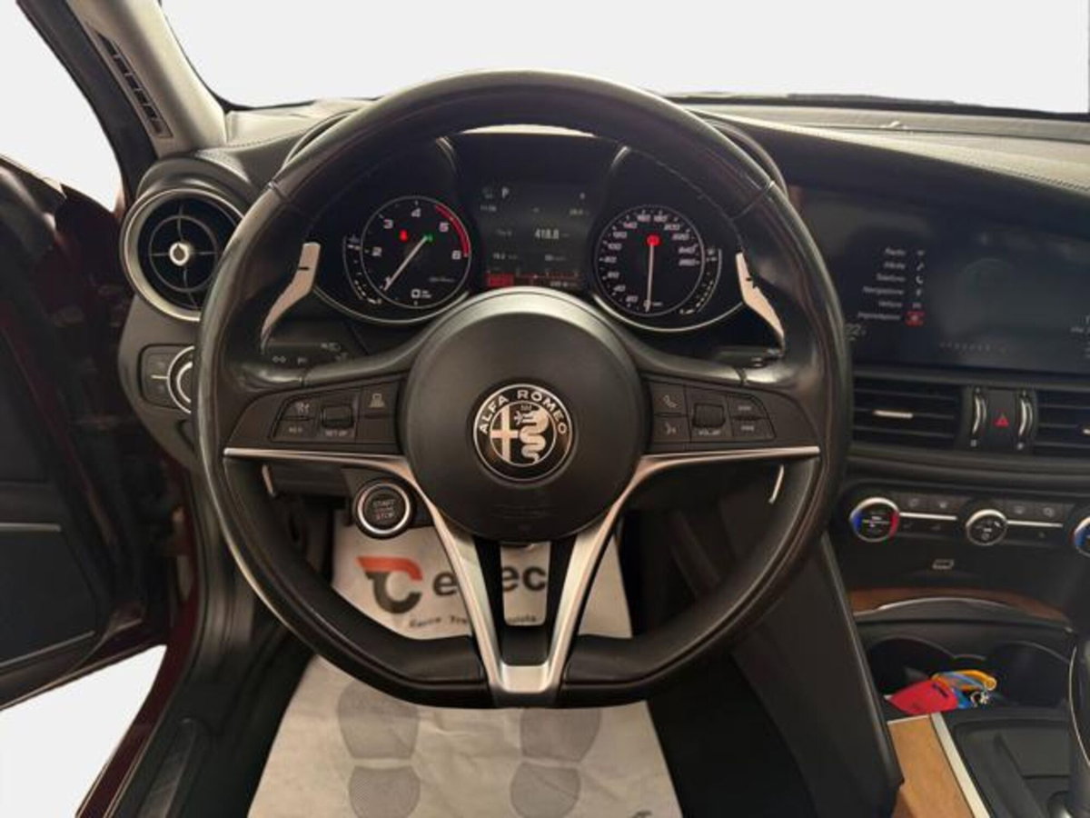 Alfa Romeo Giulia 2.2 Turbodiesel 210 CV AT8 AWD Q4 Veloce (8)