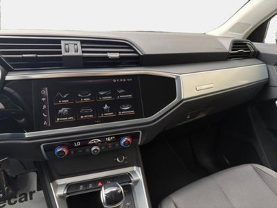 Audi Q3 35 TDI quattro S tronic Business (10)