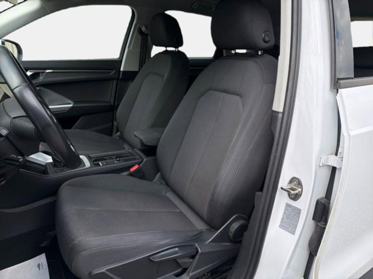 Audi Q3 35 TDI quattro S tronic Business (12)