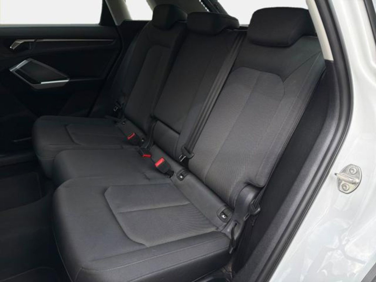 Audi Q3 35 TDI quattro S tronic Business (13)