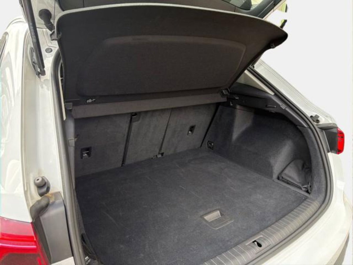 Audi Q3 35 TDI quattro S tronic Business (14)