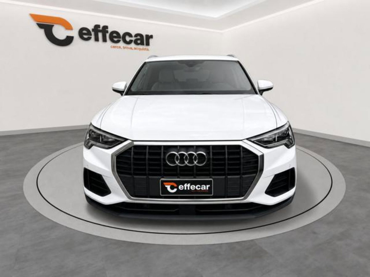 Audi Q3 35 TDI quattro S tronic Business (2)