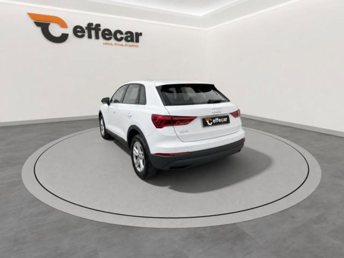 Audi Q3 35 TDI quattro S tronic Business (4)