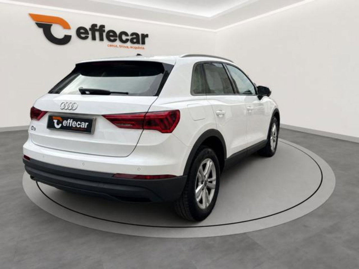 Audi Q3 35 TDI quattro S tronic Business (6)