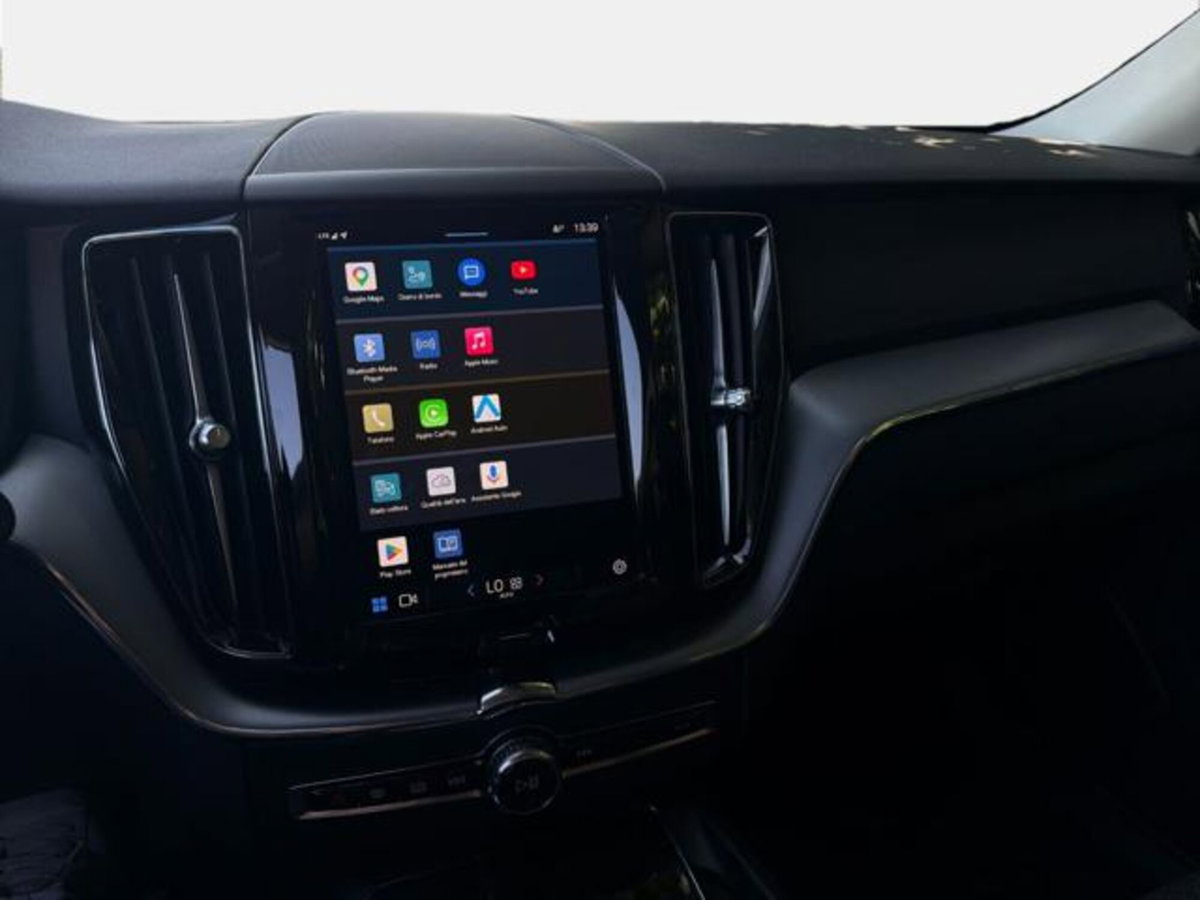 Volvo XC60 B4 (d) AWD automatico Core N1 (10)
