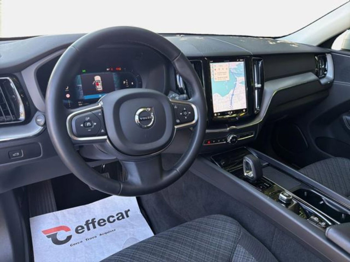 Volvo XC60 B4 (d) AWD automatico Core N1 (7)