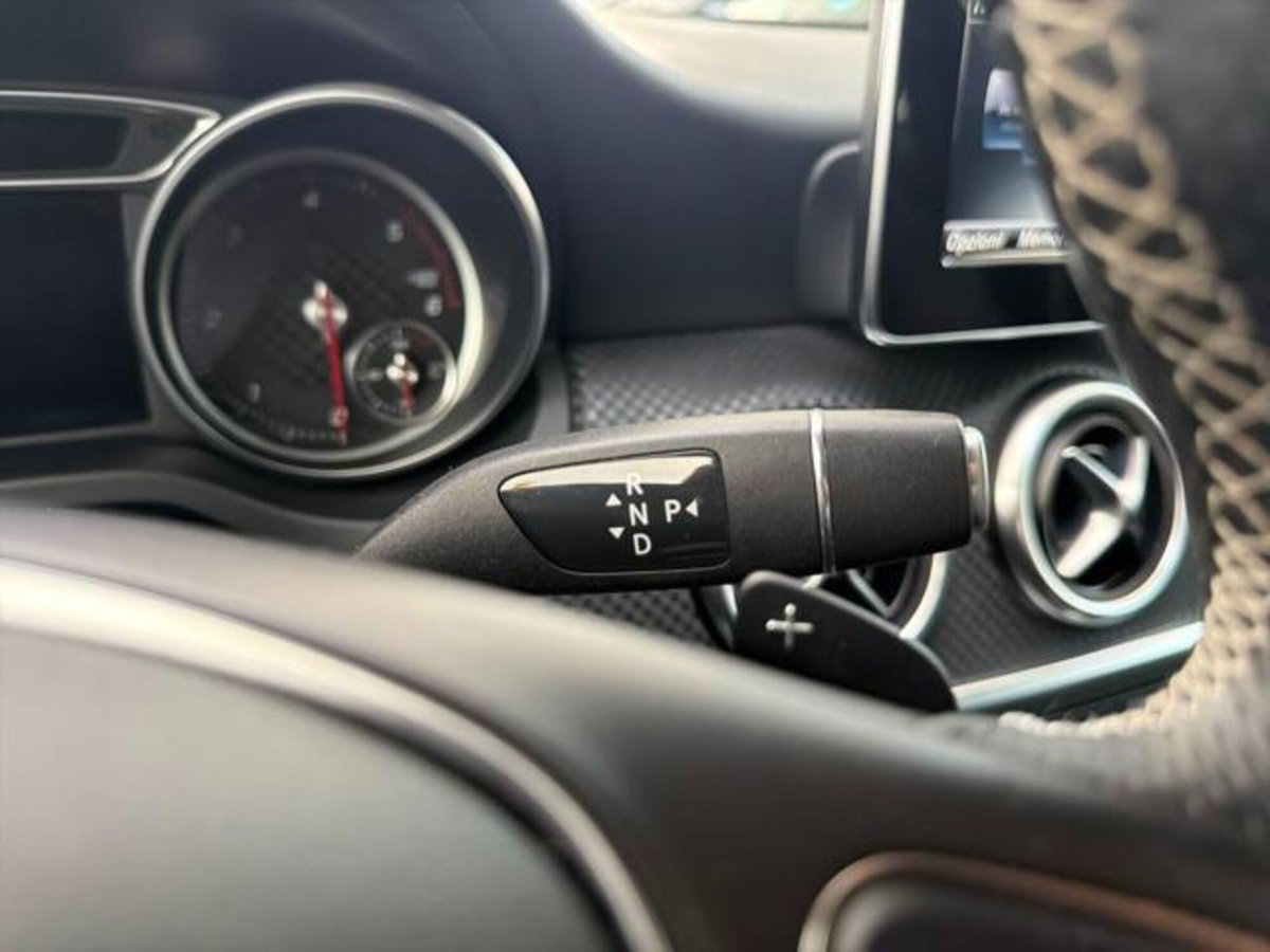 Mercedes-Benz Classe A 180 d Automatic Premium (10)