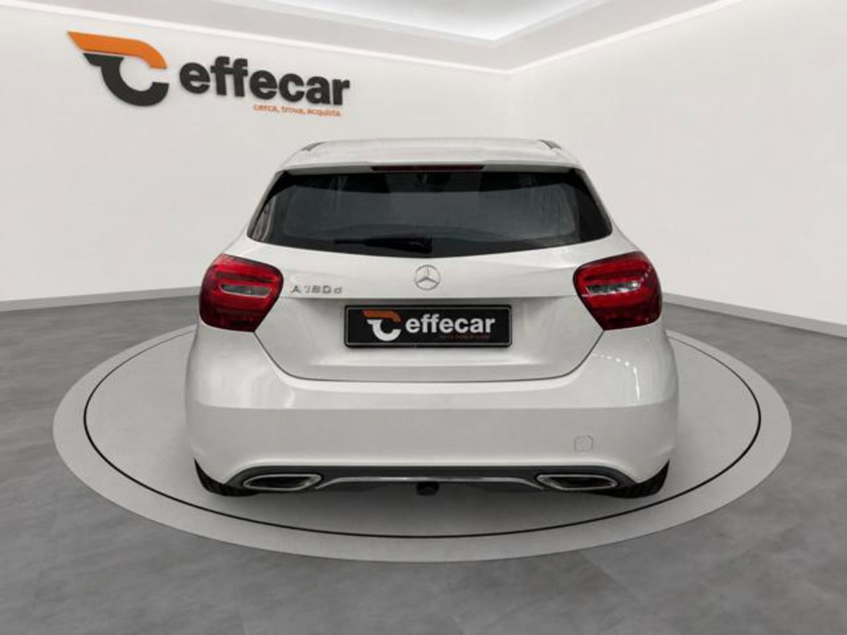 Mercedes-Benz Classe A 180 d Automatic Premium (5)