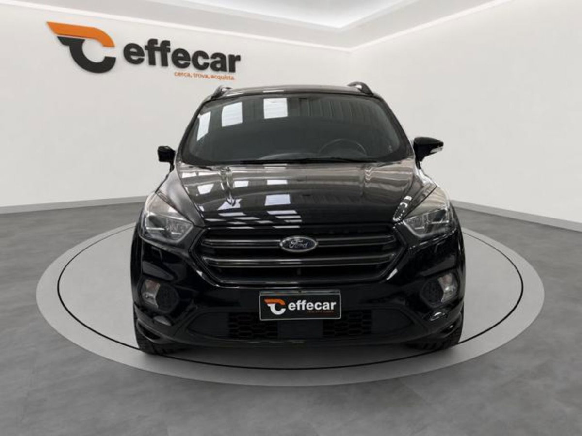 Ford Kuga 2.0 TDCI 150 CV S&S 4WD Powershift ST-Line (2)