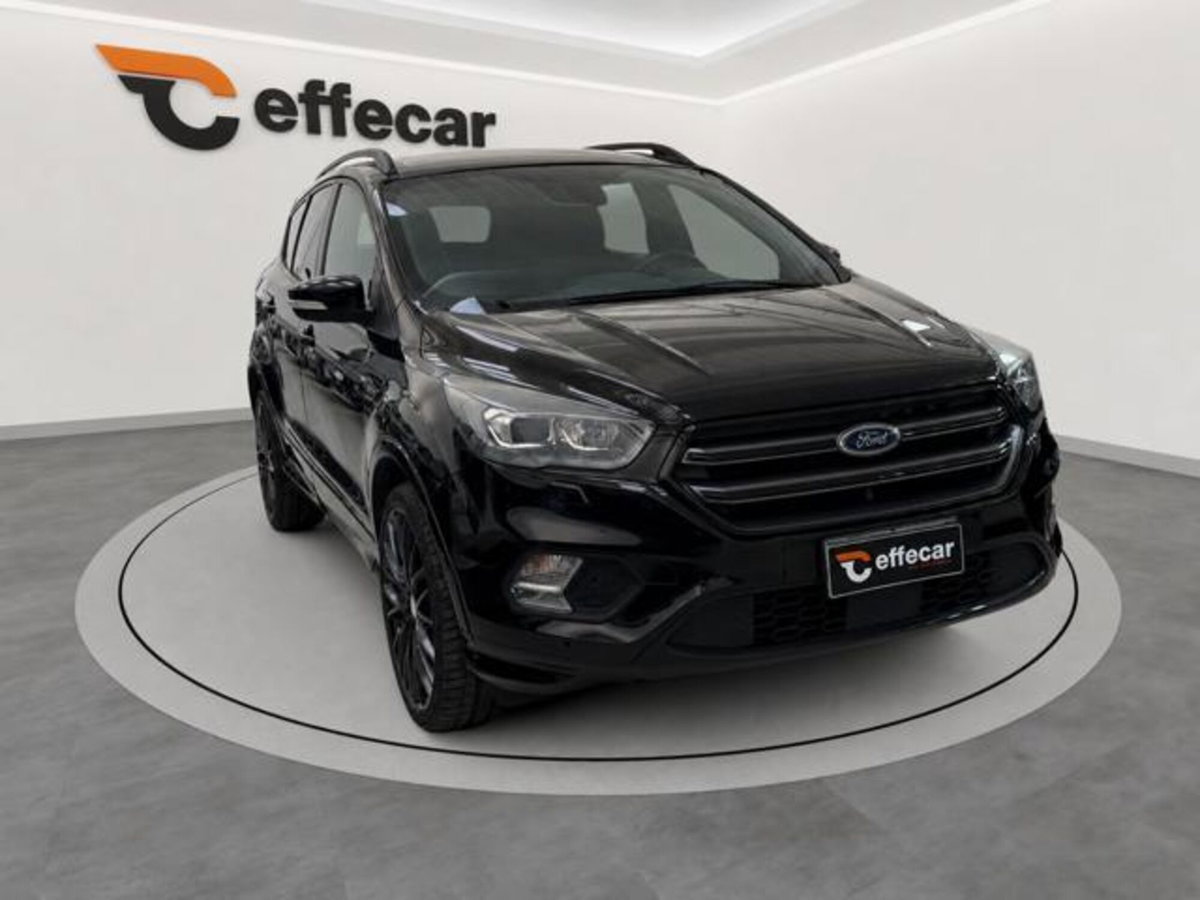 Ford Kuga 2.0 TDCI 150 CV S&S 4WD Powershift ST-Line (3)