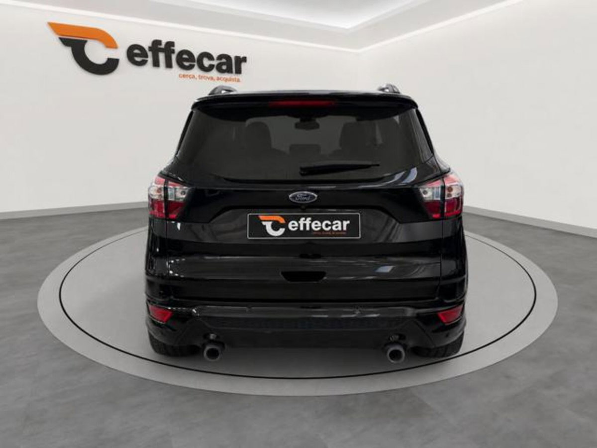 Ford Kuga 2.0 TDCI 150 CV S&S 4WD Powershift ST-Line (5)