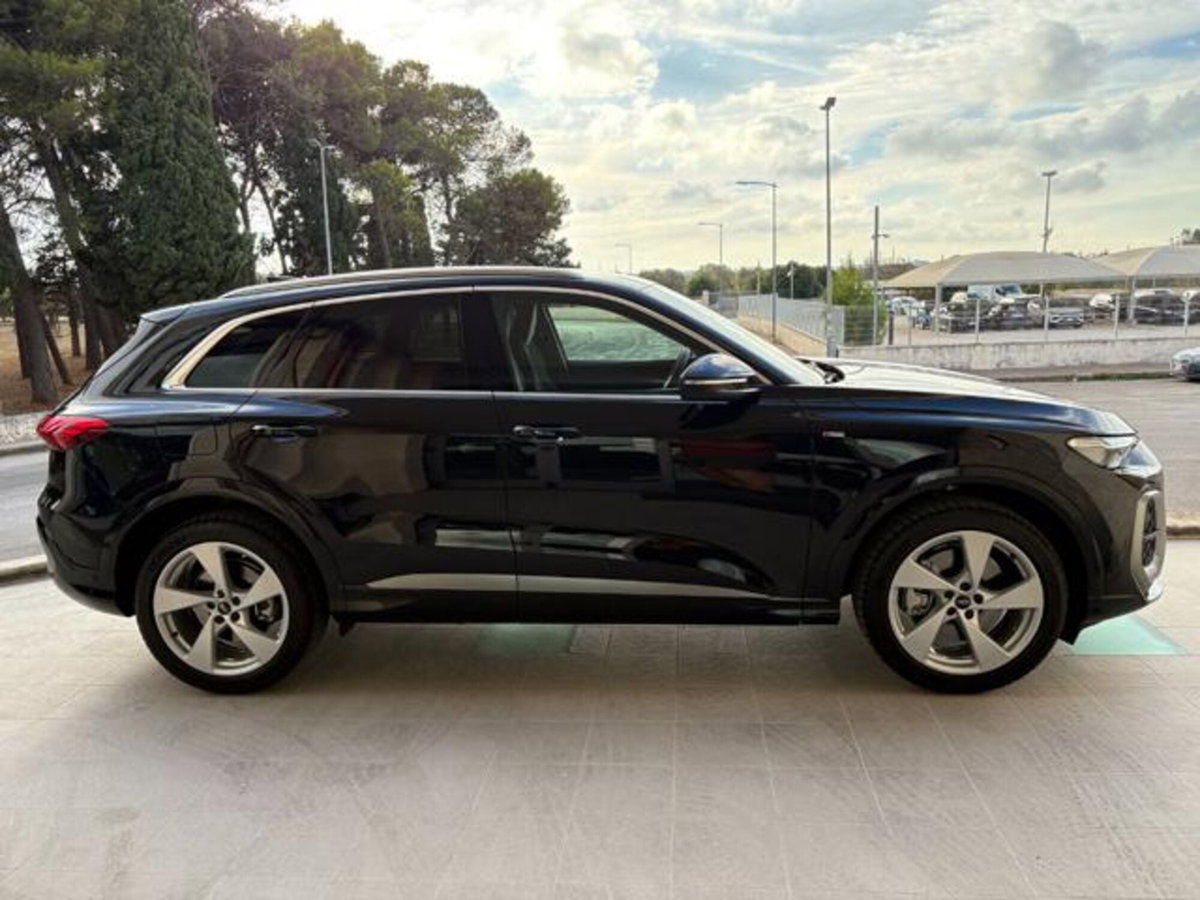 Audi Q5 40 2.0 tdi mhev 12V S line quattro s-tronic (4)