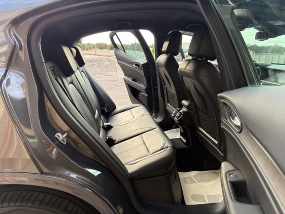 Alfa Romeo Stelvio Stelvio 2.2 Turbodiesel 210 CV AT8 Q4 Ti (11)