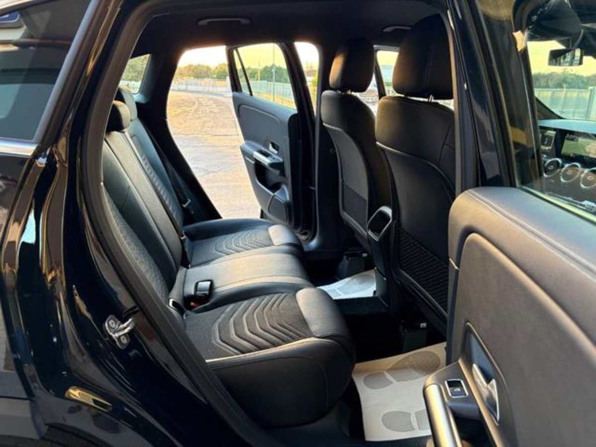 Mercedes-Benz GLA SUV 200 d Business Extra auto (11)
