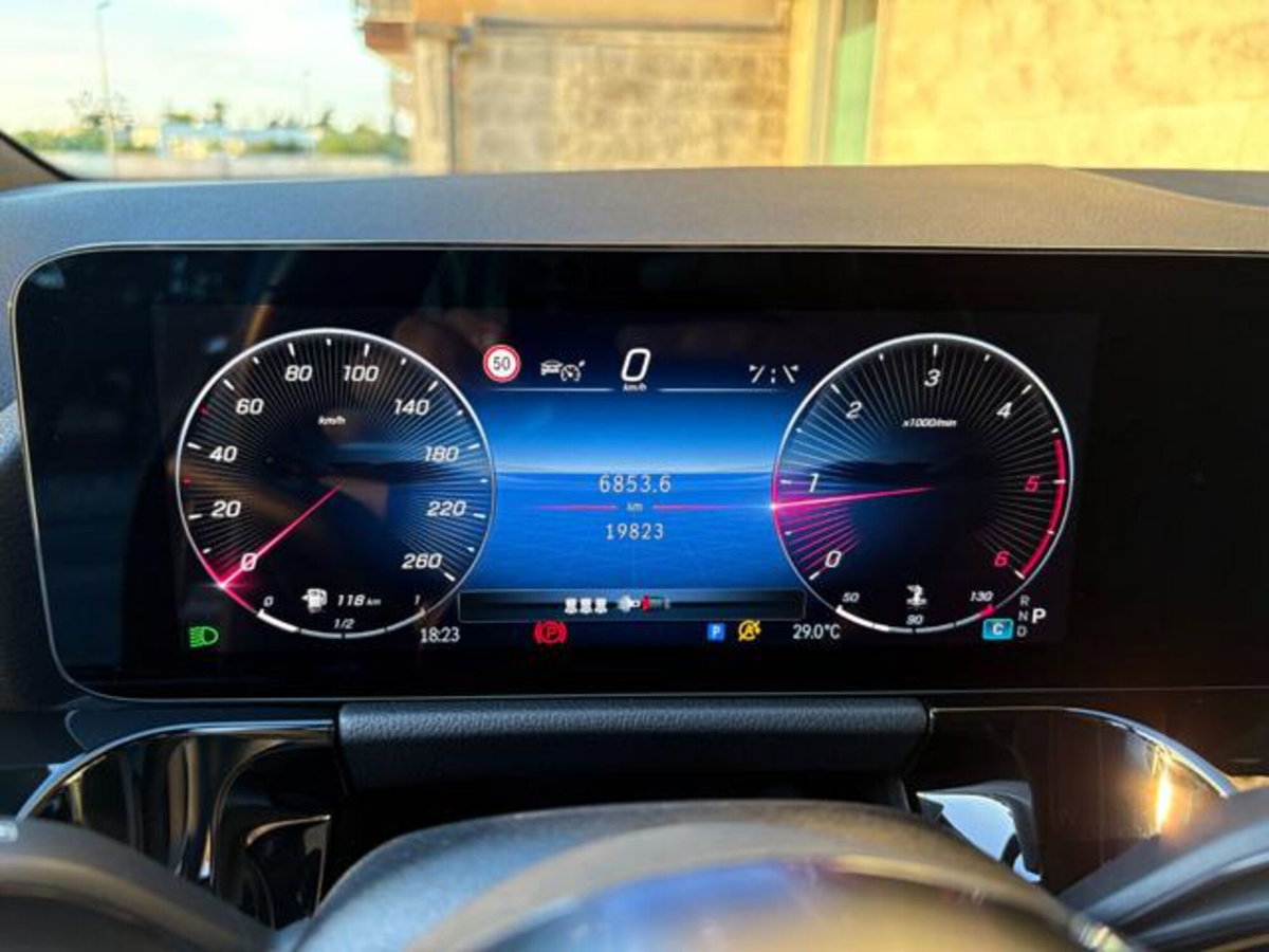 Mercedes-Benz GLA SUV 200 d Business Extra auto (18)