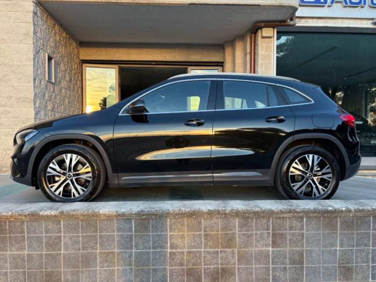 Mercedes-Benz GLA SUV 200 d Business Extra auto (8)