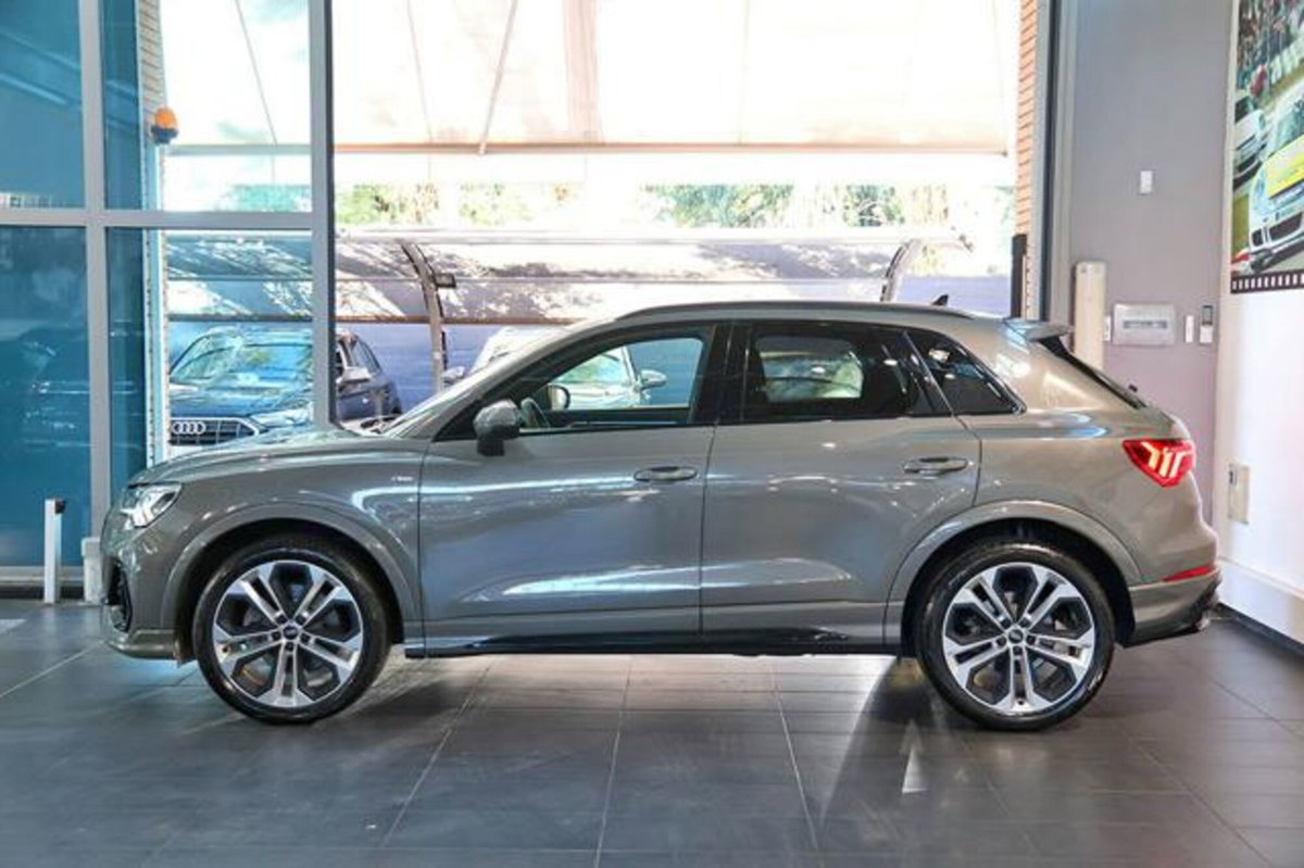 Audi Q3 40 TDI quattro S tronic Business (3)