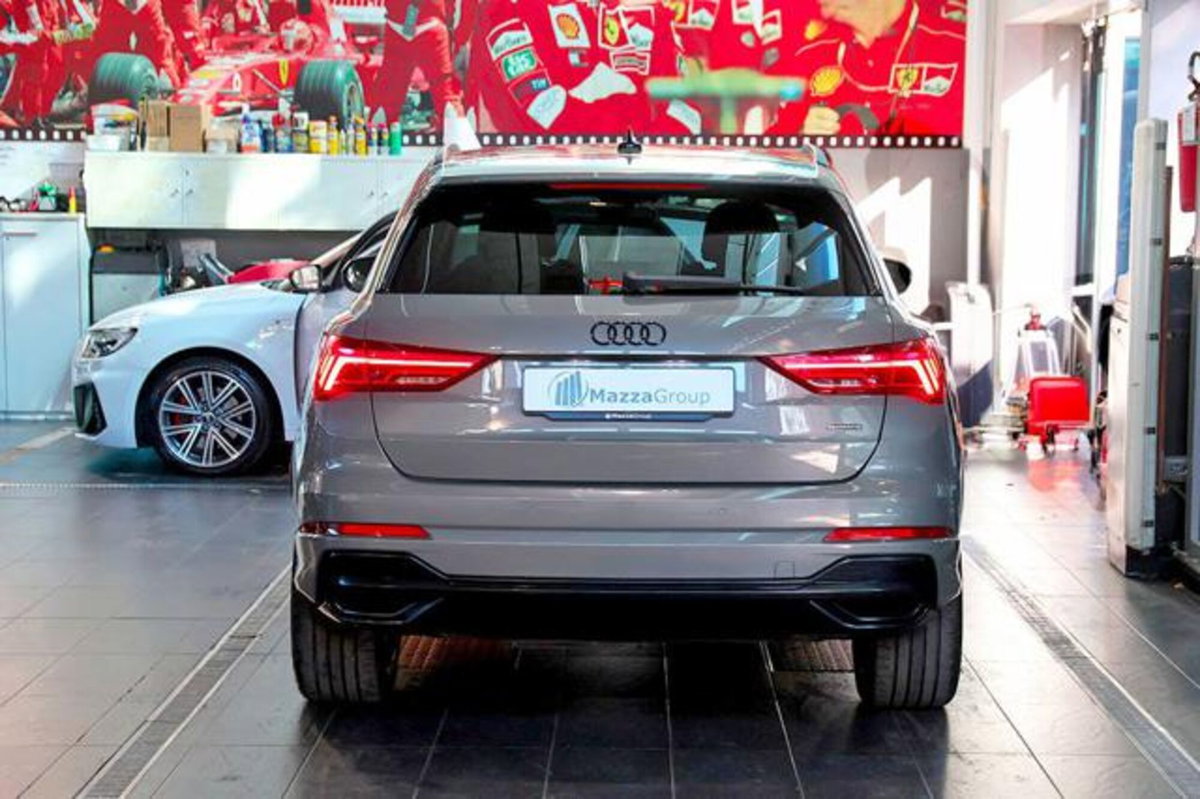 Audi Q3 40 TDI quattro S tronic Business (4)